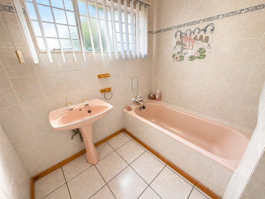 4 Bedroom Property for Sale in Vaalpark Free State